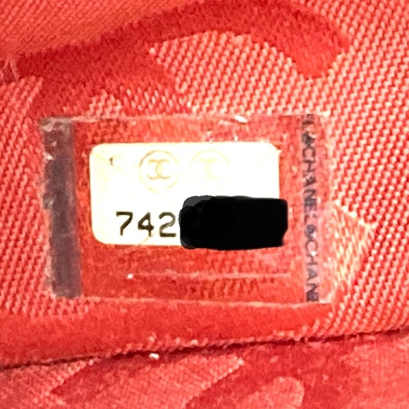 CHANEL Vintage Red Caviar Leather Logo Tote Bag - Picture 8 of 13